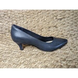 Clarks Collection Women's 8.5 Navy Blue Leather Pumps Heels Business Cocktail